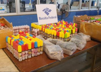 Receita Federal apreende mais de R$ 70 mil em essências para cigarro eletrônico