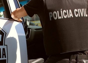 Paraná: mulher infectada com Covid-19 cospe em pedestres e passa saliva em veículos