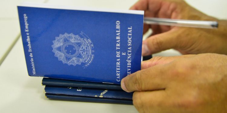 Brasil fecha janeiro com saldo de 260.353 empregos formais