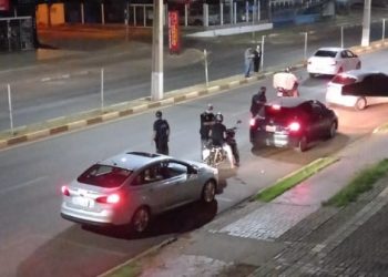 Fique em casa! Com toque de recolher, equipes realizam blitze de fiscalização