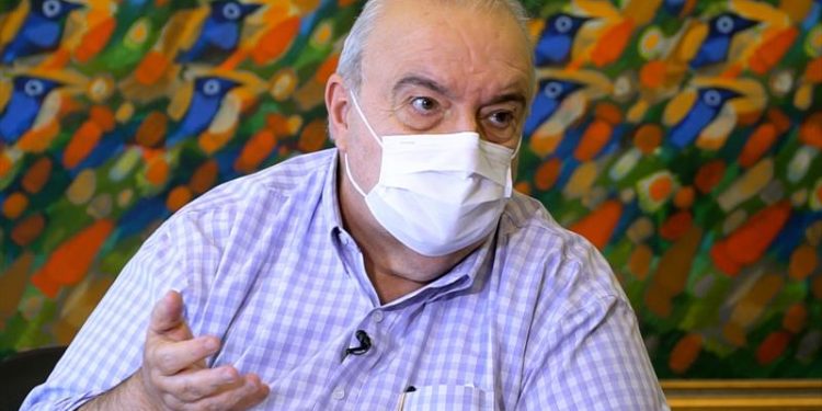 “Ivermectina e Cloroquina não matam vírus”, esbraveja prefeito de Curitiba