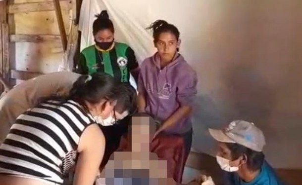 Após ser velada por quase 24 horas, mulher mexe o braço em caixão, no Paraguai