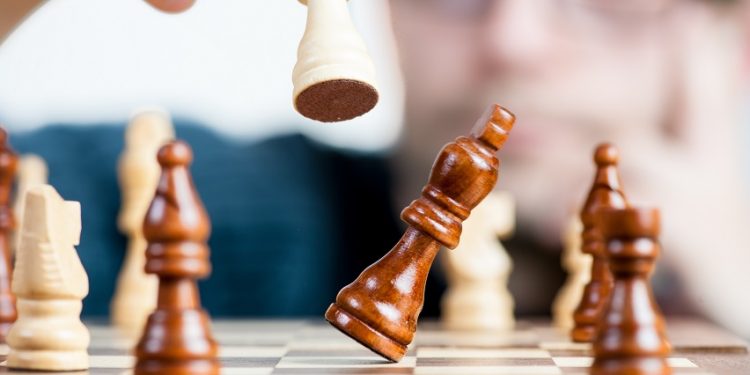 UNILA oferta aulas de xadrez online para a comunidade