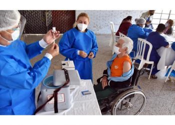 Vacinação no Paraguai tem mortos vacinados e doses furtadas