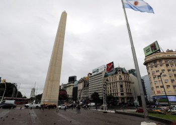 Argentina amplia toque de recolher obrigatório