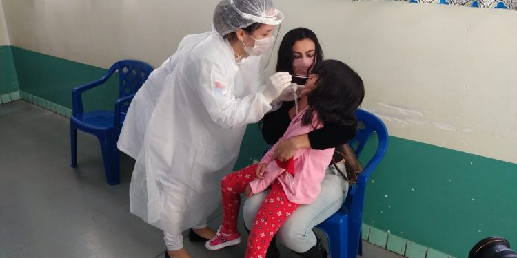 Alunos e professores são testados para o retorno gradual das aulas municipais