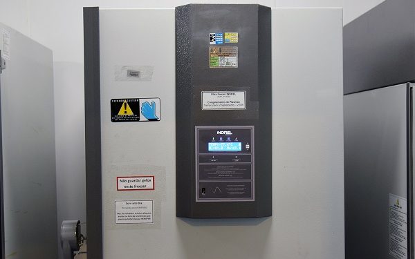 Paraná espera seis refrigeradores e deve comprar mais para receber vacina da Pfizer