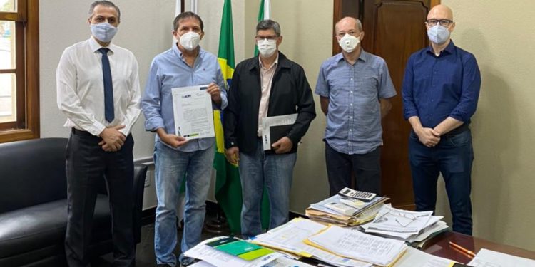 ACIFI e Sindilojas pedem para prefeito tornar feriados pontos facultativos