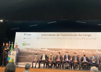 Emocionado, general Silva e Luna se despede da Itaipu Binacional