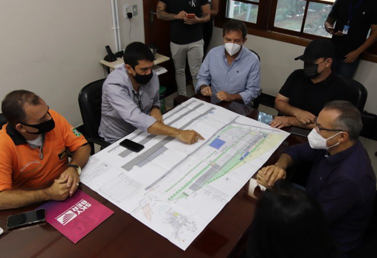 Prefeito de Foz assina ordem de serviço para construção estrutural da pista de arrancada