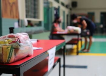 Secretaria de Educação dará continuidade a entrega de kits com alimentos da merenda escolar