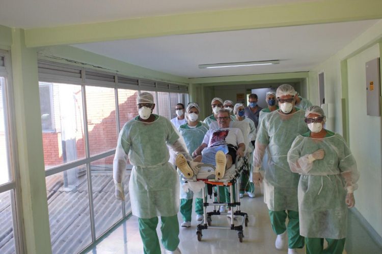 Hospital Costa Cavalcanti comemora 866 altas de pacientes recuperados por covid-19