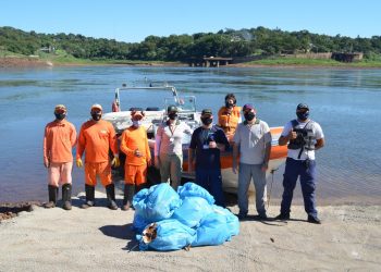 Mutirão de limpeza mostra “herança” deixada por pescadores nas margens dos rios Iguaçu e Paraná