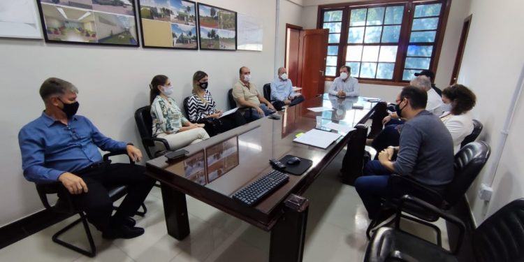 Prefeitura de Foz do Iguaçu avalia plano de retomada gradativa dos evento
