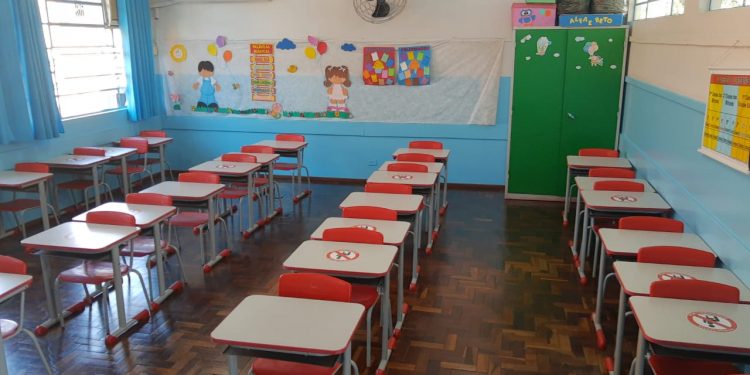 Secretaria de Educação de Foz do Iguaçu alinha retomada das aulas presenciais com unidades escolares