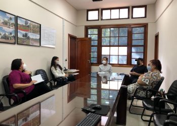 Em defesa da vida, representantes de educadores municipais de foz pedem adiamento de aulas presenciais.