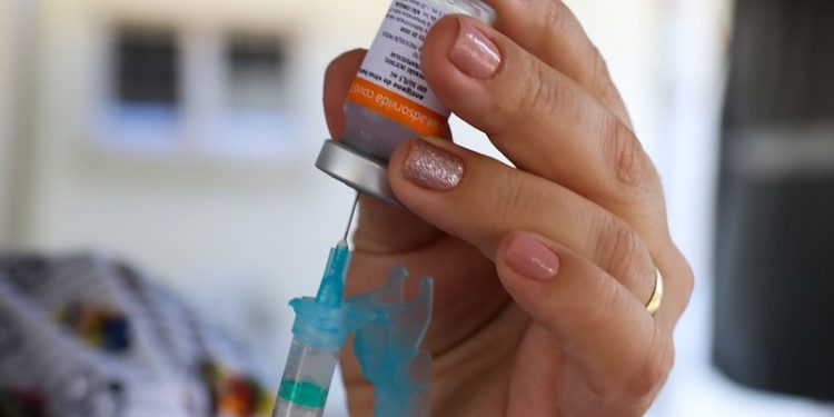 Secretaria de Saúde faz busca ativa para 2ª dose da vacina contra a covid-19