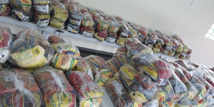 Secretaria de Educação de Foz retoma distribuição dos kits da merenda escolar