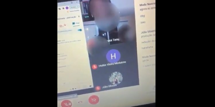 VÍDEO: Alunos da UFSC são surpreendidos com sexo explícito durante aula