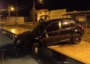Motorista perde controle de veículo e quase cai em piscina no Porto Meira