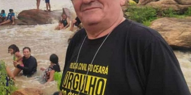 Algemado, preso toma arma de escrivão e mata agente em delegacia do Ceará