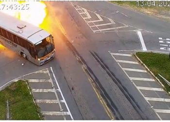 Vídeo: acidente envolvendo ônibus, carro e caminhão provoca explosão e morte no Paraná