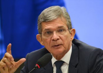 General Joaquim Silva e Luna toma posse na Petrobras