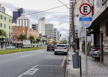 Com lotação de leitos, Curitiba deve entrar em bandeira vermelha