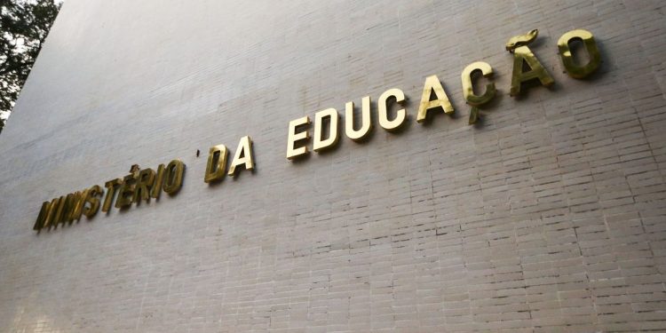 Estudantes do ENEM podem pedir isenção da taxa de inscrição até dia 28
