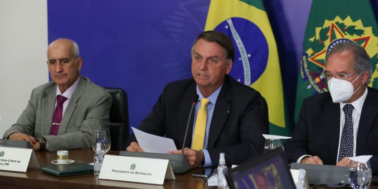 Bolsonaro diz que país oferece oportunidades únicas a investidores