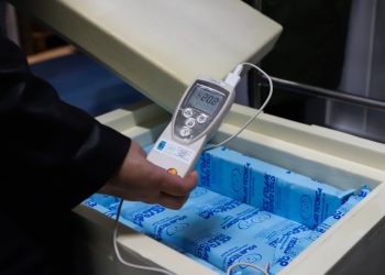 Foz do Iguaçu recebe ultrafreezer para armazenar vacina da Pfizer