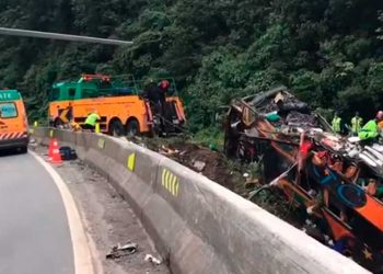 Polícia faz operação contra responsáveis por acidente de ônibus que deixou 19 mortos no Paraná