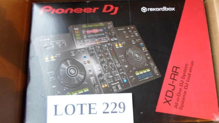 Receita Federa realiza leilão eletrônico de mercadorias e veículos em Foz do Iguaçu