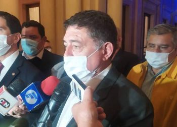 Caminhoneiros paraguaios entram em acordo com o governo e terminam greve