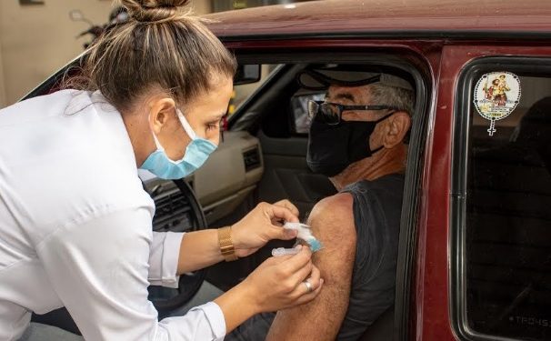 São Miguel do Iguaçu conclui calendário da 1° dose da aplicação em idosos