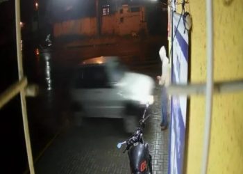 Policial é atropelado na calçada e tem pernas amputadas por motorista embriagado; veja o acidente