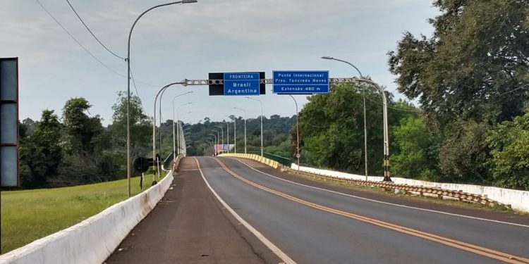 Fronteira entre Paraná e Argentina preocupa saúde do estado por variante indiana da Covid-19