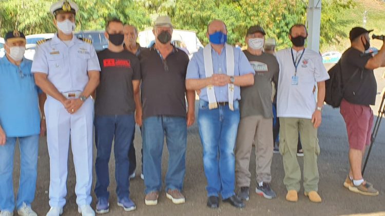 Clube de Pesca Maringá e PROMUP soltam 50 mil alevinos no Rio Paraná