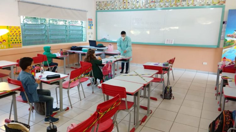 Primeiro dia de aula presencial na Rede Pública Municipal ocorre de forma tranquila