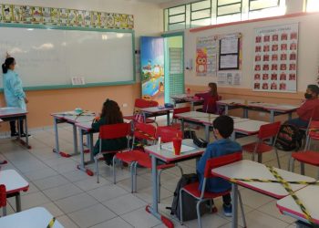Primeiro dia de aula presencial na Rede Pública Municipal ocorre de forma tranquila