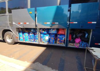Ônibus é apreendido carregado com mercadorias estrangeiras