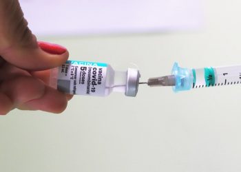 Vacinação para grupo entre 50 a 54 anos com comorbidade começa neste sábado (08)