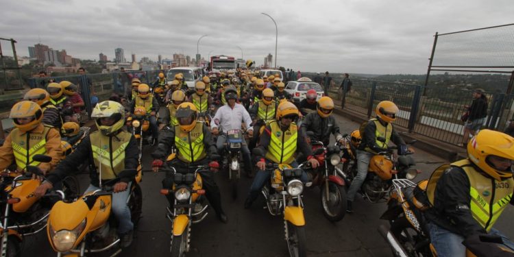Está aberta a licitação para a seleção de mais de 550 mototaxistas em Foz