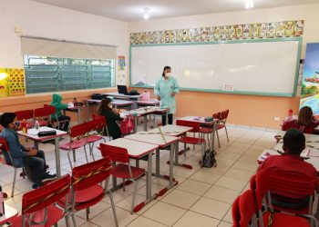 Professores aprovados em concurso público são convocados pela prefeitura de Foz