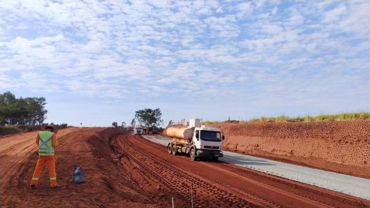 Financiadas pela Itaipu, obras da Estrada Boiadeira já ultrapassam 30% da execução