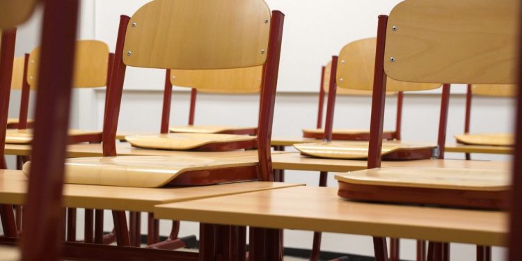 Aulas presenciais: professora e aluna de Colégio Estadual em Foz estão infectadas com Covid-19