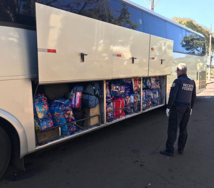 Receita Federal apreende carga de cerveja na Ponte da Amizade avaliada em quase 10 mil reais
