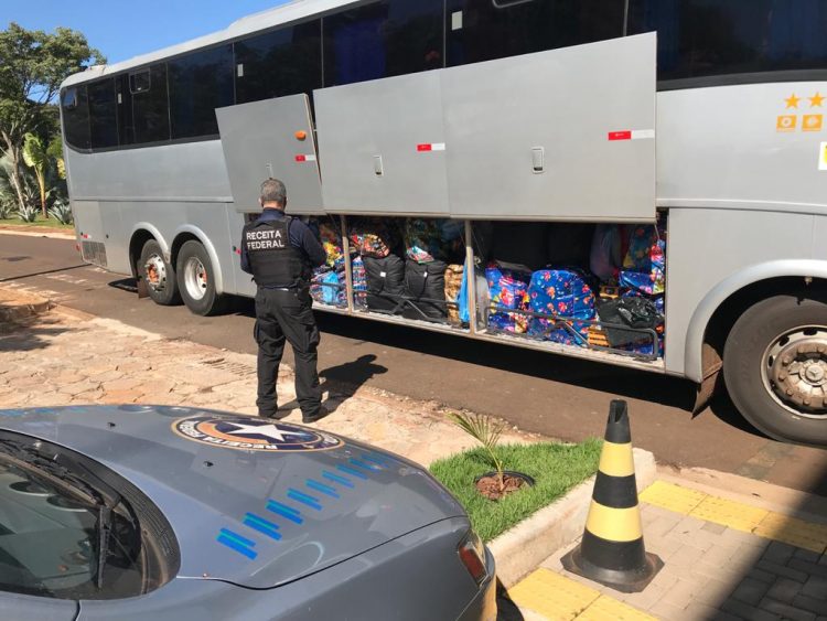 Receita Federal apreende carga de cerveja na Ponte da Amizade avaliada em quase 10 mil reais