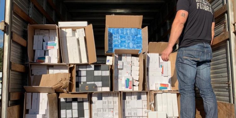 Receita Federal apreende carga de eletrônicos avaliada em 1,5 milhão de reais