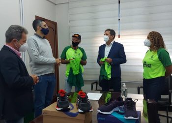 Prefeitura repassa R$ 120 mil em materiais e equipamentos esportivos para a Acorrefoz